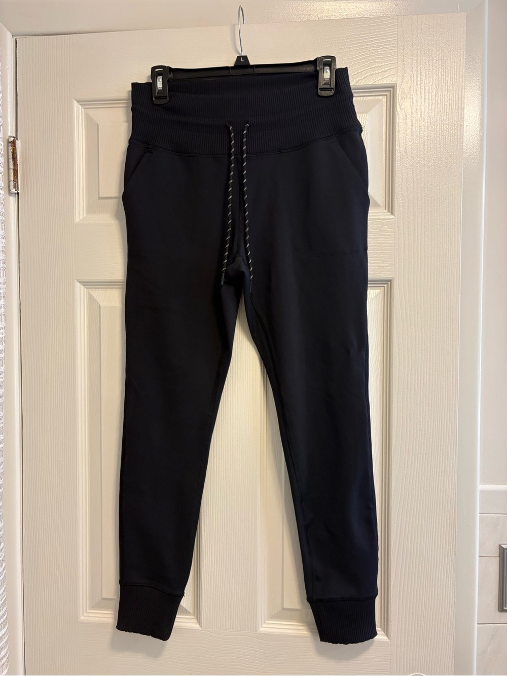 Avalanche black womens size large Drawstring Jogger style leggings